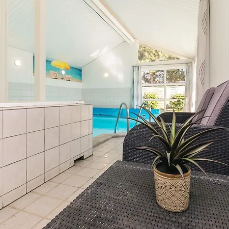 4 Star In Vaeggerlose Feriehus *